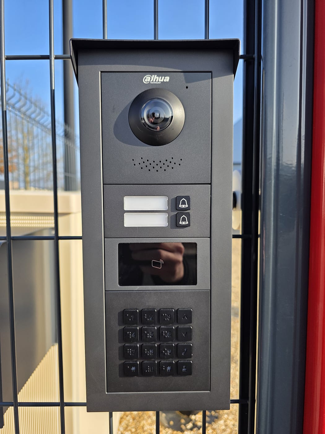 Bâtiment d'un établissement collectif sécurisé par Bruneau Protection